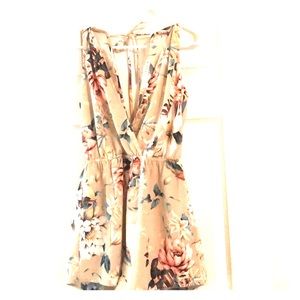 Beautiful Illa Illa Romper 🌸💕🌺